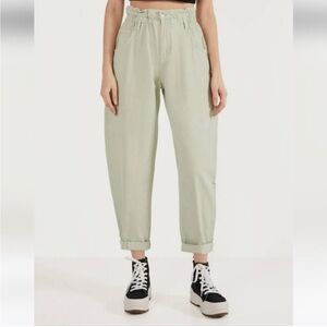 Vigoss Ace High Rise Straight Leg Balloon Style Jeans Light Green Women's 31 NWT